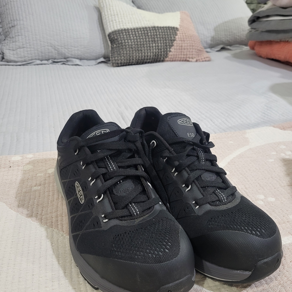 KEEN Men's Black Vista Energy ESD Work Sneaker